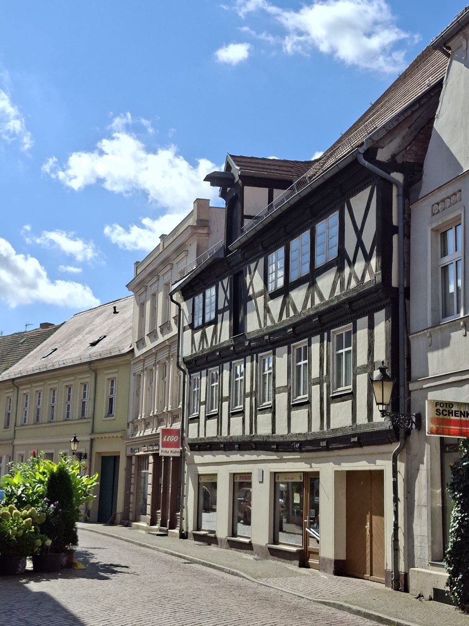 The merchants’ houses at Steinstraße 4 and 5 in summer